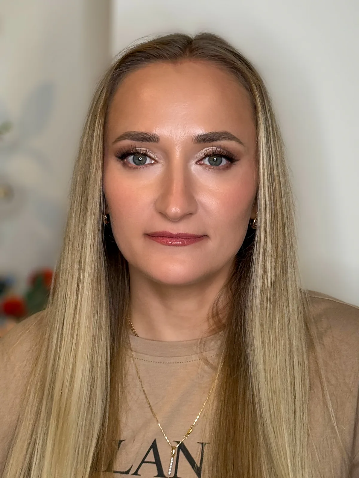 Soft glam bridal makeup with defined eyes and a natural skin finish