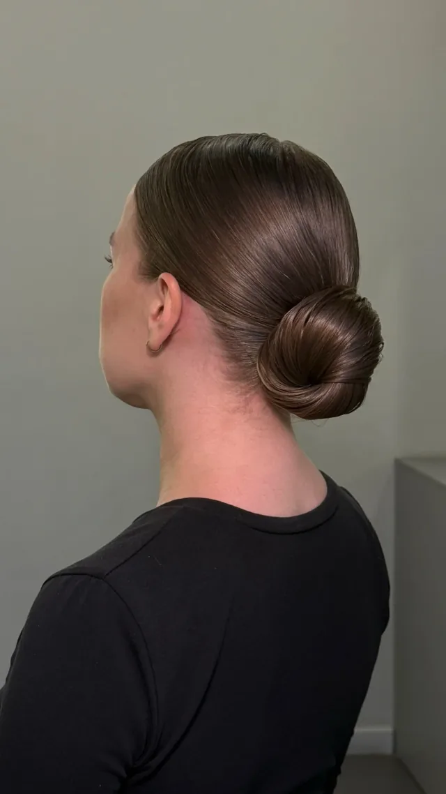 Sleek bridal bun in Miami